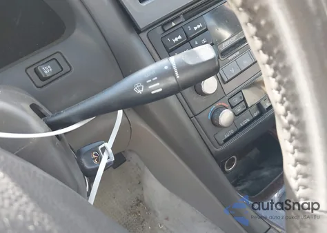 2001 Infiniti I30 Luxury z USA, uszkodzony, nr VIN JNKCA31A91T001925